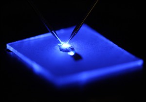 Blaue Leuchtdiode - gefertigt mit dem neuen Verfahren