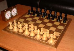 Brettspiele wie Schach halten das Gehirn auf Trab.