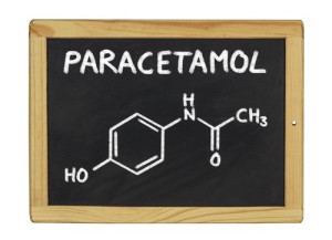 Paracetamol ist ein frei verkäufliches Medikament mit schmerzlindernder und fiebersenkender Wirkung.
