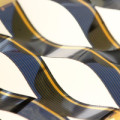 Kirigami-Solarzelle: Dank weniger Schnitte lässt sich der Aufstellwinkel dieser Solarzelle einfach ändern, um dem Tageslauf der Sonne zu folgen.