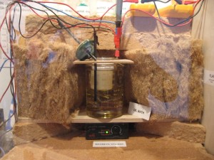 Testaufbau eines Wärmespeichers mit schmelzenden Salzhydraten