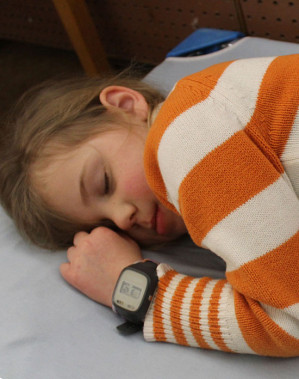 Mittagsschlaf hilft Vorschulkindern beim Lernen.