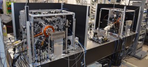 Zwei optische Atomuhren im japanischen RIKEN-Labor: Tiefgekühlte Strontiumatome geben den Zeittakt vor.