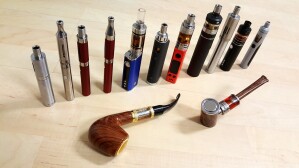Sammlung unterschiedlicher E-Zigaretten