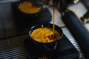 Espresso aus feuchten Bohnen schmeckt intensiver.