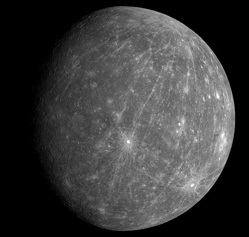 Die amerikanische Sonde Messenger ist am Montag am Merkur vorbei geflogen und hat neue Bilder des sonnennächsten Planeten geliefert.