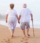 Moderate Bewegung im Alter hilft Senioren, länger selbständig zu bleiben.