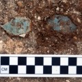 Überreste eines Wandfreskos. Das Türkisblau ist eine typische Farbe aus der minoischen Kultur. 