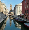 Der Wasserspiegel in den Straßen von Venedig wird aus geologischen Gründen weiter ansteigen.