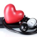 Die Kontrolle des Blutdrucks hilft, Herz- und Gefäßkrankheiten zu verhindern.