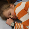 Mittagsschlaf hilft Vorschulkindern beim Lernen.