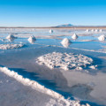 Salzsee in Bolivien: Hier schlummern die weltweit größten Reserven an Lithiumsalzen für die Akkufertigung.