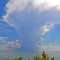Konvektive Wolke über Kuba: Dieser bis in zehn Kilometer Höhe reichende Wolkentyp bildet sich in Deutschland vor allem im Sommer als Gewitterwolke an heißen Tagen mit genügend Feuchtigkeit aus und kann zu heftigen Niederschlägen führen