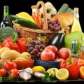 Obst und Gemüse nützen der Gesundheit von Herz und Blutgefäßen, für Multivitaminpräparate ist das nicht erwiesen.