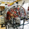 In dieser Plasmakammer – Big Red Ball – simulieren Physiker die Entstehung von Sonnenwinden.